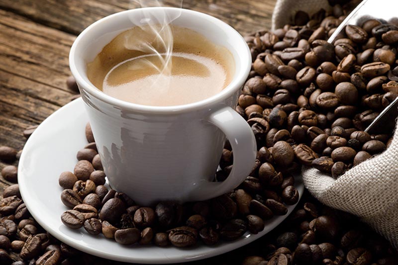 La caffeina riduce il rischio di sviluppare il più comune tumore della pelle secondo una ricerca americana